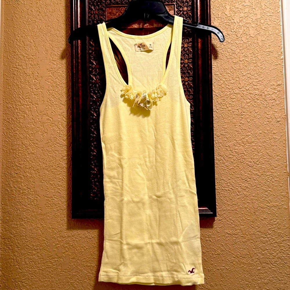 NWOT Rare & HTF Vintage Hollister Yellow Tank Top with Floral Detail. Medium.